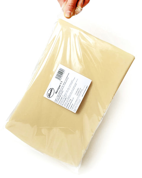 Verpackter Lemke Marzipan 1:1 Block mit Produktetikett