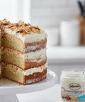 Layer cake with Lemke Stadtstreicher Kokos-Mandel Crunchy coconut almond spread and toasted almond topping