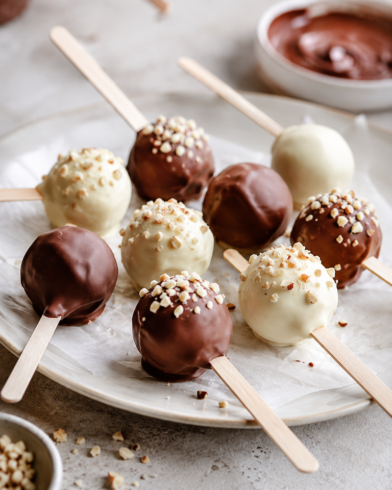 Lemke_Marzipan-Schoko-Pops am Stiel
